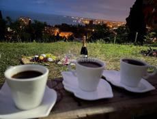 Кафе «ЗАМОК БАГРАТА» приглашает жителей Сухума и гостей столицы.