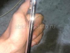 Продается XS Max 64 гб заднее стекло сломано но нечего не падает всё чётко,сам телефон в хорошем состоянии,без царапин и сколов телефон идеальный нечего не менялось ,зарядка держится хорошо  Комплект коробка и зарядка  Цена 33 торг