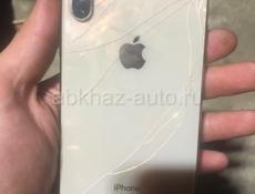 Продается XS Max 64 гб заднее стекло сломано но нечего не падает всё чётко,сам телефон в хорошем состоянии,без царапин и сколов телефон идеальный нечего не менялось ,зарядка держится хорошо  Комплект коробка и зарядка  Цена 33 торг