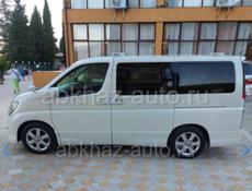 Nissan Elgrand