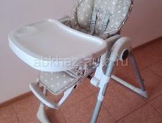 Фирменный итальянский стульчик + чехлы+ванночка+ игрушки  