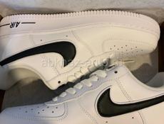 Кроссовки Nike Air Force 1 luxe