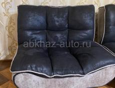 Продам диван с креслами 