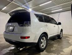 Mitsubishi Outlander XL