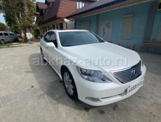 Lexus LS