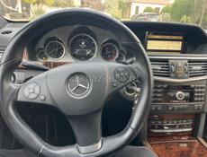 Mercedes-Benz 100-Series