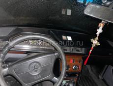 Mercedes-Benz 124
