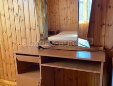 Продаю мебель б/у кровать ,тумбочки ,трельяж ,пуфик,шифанер15 тыс за все 