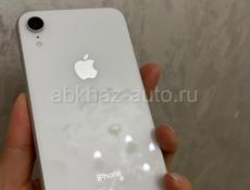 Обменяю iphone Xr цвет белый на черный  11 или 12 с доплатой.