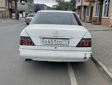 Mercedes-Benz 124