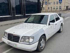 Mercedes-Benz 124