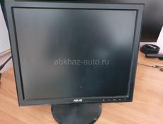 Продаю монитор 17" Asus 