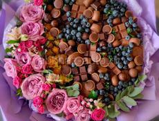 Подарки /съедобные букеты /клубника в шоколаде /зефирные цветы