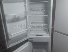 Продается встряемый холодильник 
