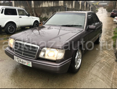 Mercedes-Benz 124