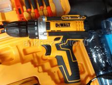 Шуруповерт Dewalt 