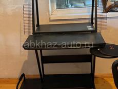 Продаётся компьторный столик со стулом за 6000 рублей  звонить +79409930834