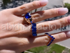 Стильные кольца синего цвета 