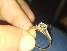 Продается бриллиантовое кольцо 
