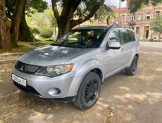 Mitsubishi Outlander XL