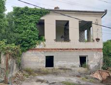 Продаётся 2-х этажный дом в черте города Сухум , ул Геловани . 
