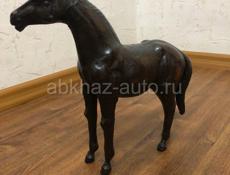 Скульптура лошади 