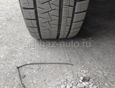 Pirelli 235.45.18. в отличном состоянии 