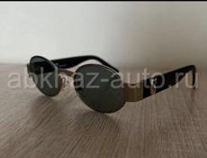 Продаю солнцезащитные очки Gianni Versace mod. S48 . 