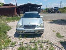 Mercedes-Benz 200-Series