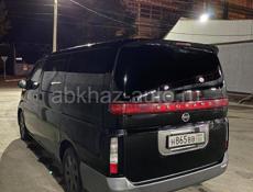 Nissan Elgrand