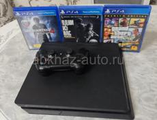 PlayStation 4 slim 