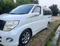 Nissan Elgrand