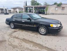 Lincoln Town Car