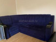 Угловой диван в хорошем состоянии 