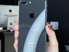 iPhone 8 Plus в очень хорошем состоянии