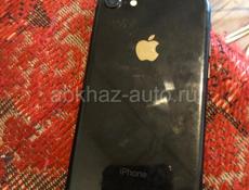 iPhone 7 в идеальном состоянии стекло разбит но на работу не влияет