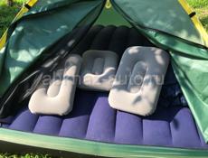 Продам 3х-местную палатку с 3надувными подушками,большим надувным матрасом,пледом,фонариком и спальным мешком