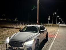 Infiniti Q30