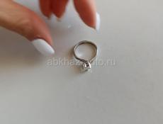 Бриллиантовое новое кольцо