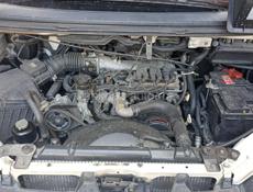 Mitsubishi L 400