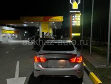 Infiniti Q30