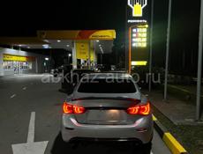 Infiniti Q30