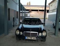 Mercedes-Benz 200-Series