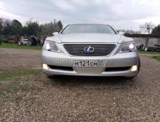 Lexus LS