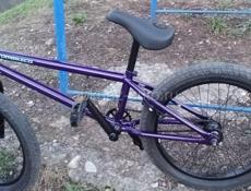 Продам велик новый BMX оригинал  новый 20 т торг есть 