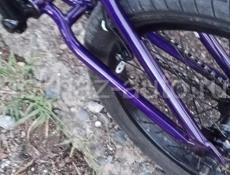 Продам велик новый BMX оригинал  новый 20 т торг есть 