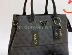 В наличии сумочки guess 