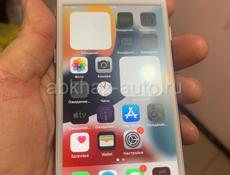 Седьмой iPhone 128 гигов розового цвета полностью оригинал .