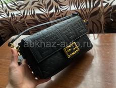 Новая сумка Нат кожа , fendi