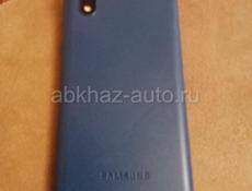 Продам два телефона samsung j3 второй телефон тоже samsung